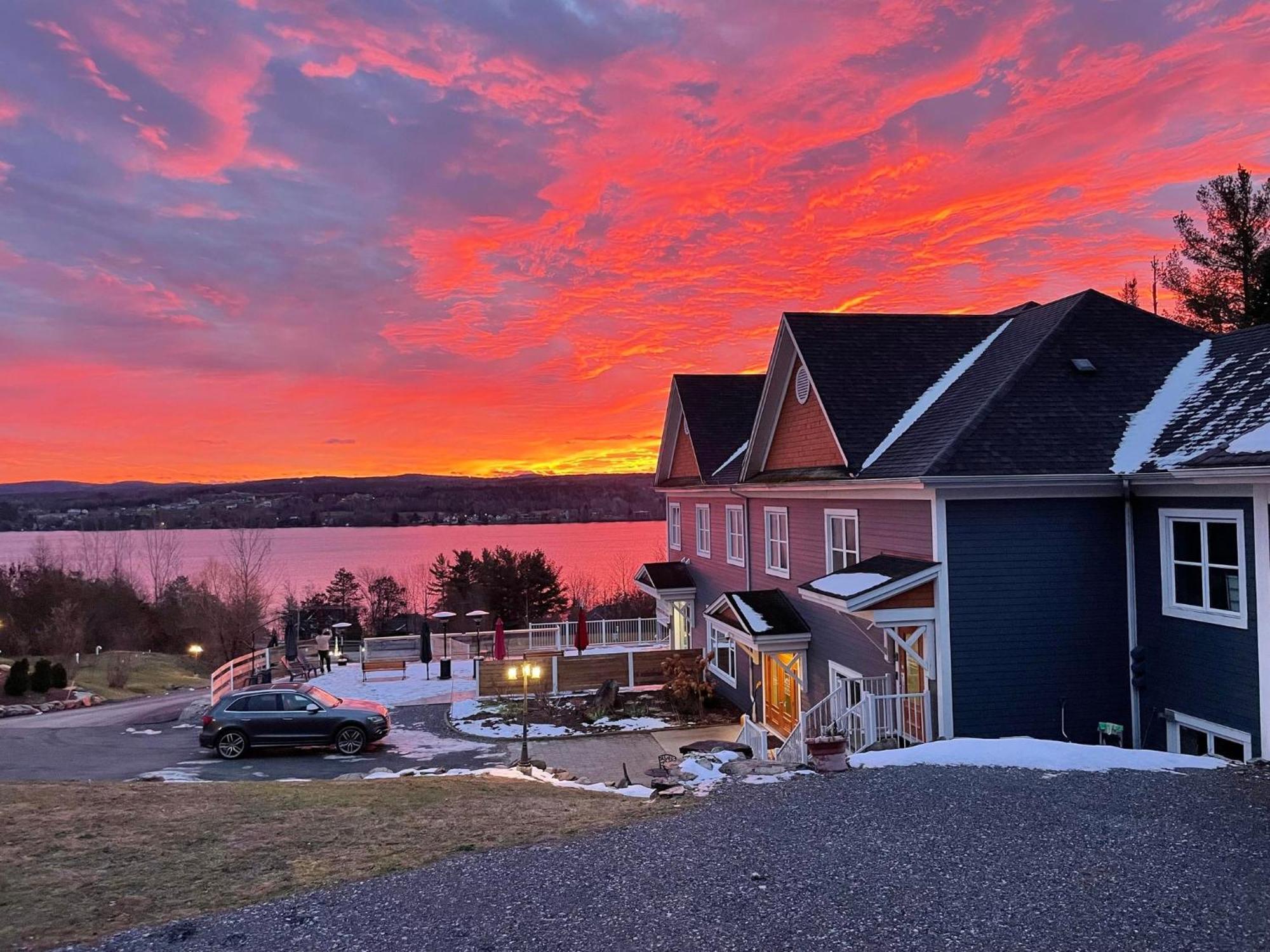 Location Au Sommet Du Lac Magog Екстериор снимка