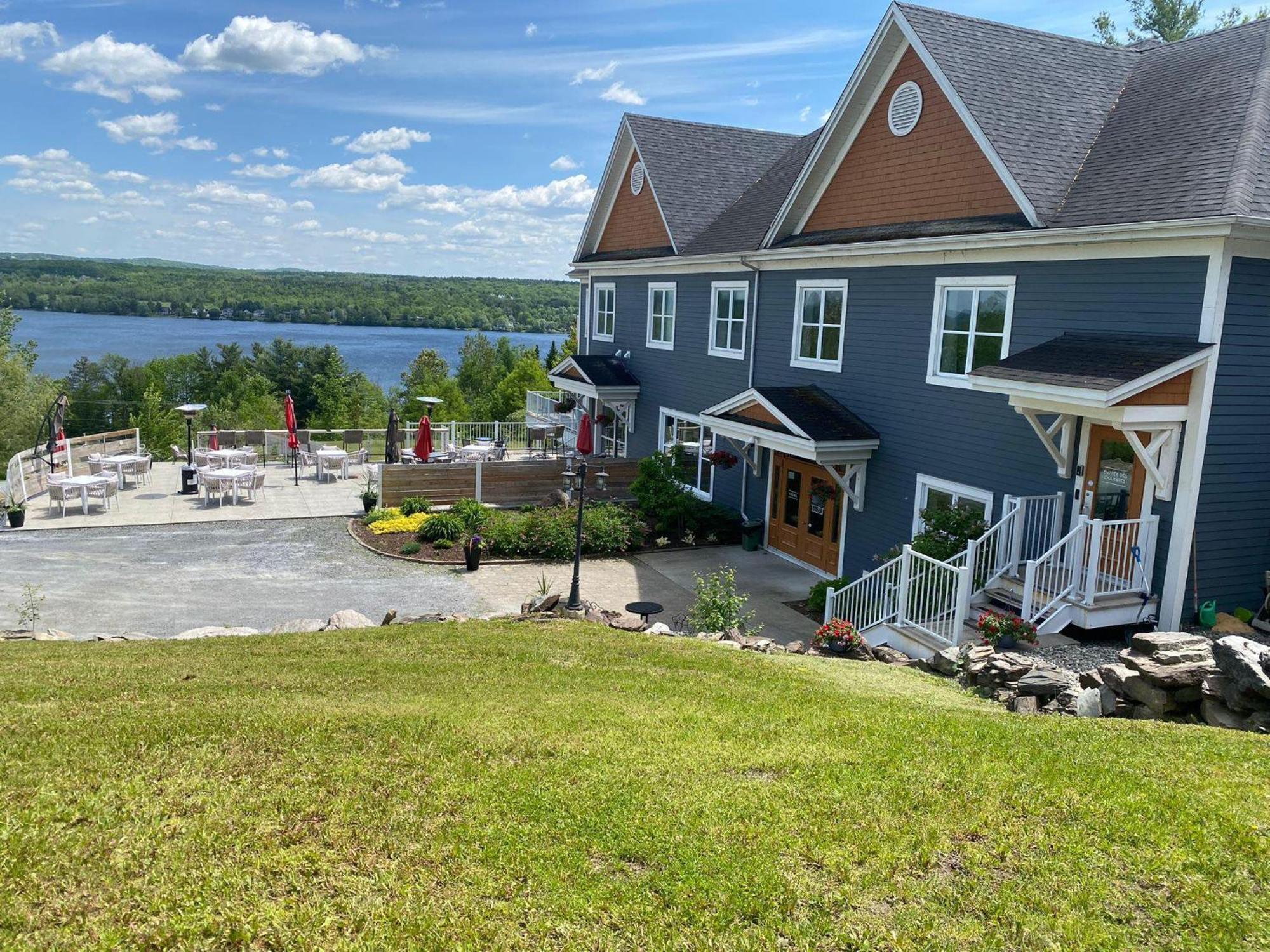 Location Au Sommet Du Lac Magog Екстериор снимка